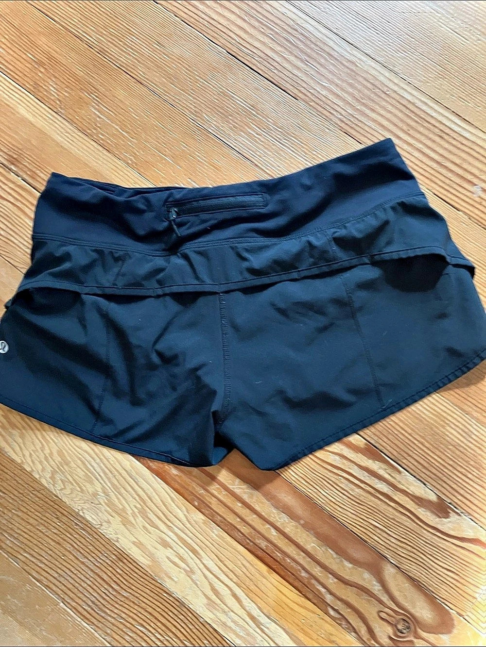 lululemon Speed Up Mid-Rise Lined Short 4" Black Size 6 - Picture 2 of 4